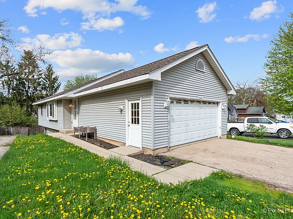 2nd image of 5214 Parkview Dr