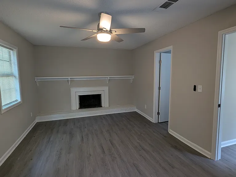130 Margaret Dr — Photo 6