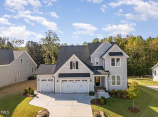 323 W Amber Oak Dr, Selma, NC 27576