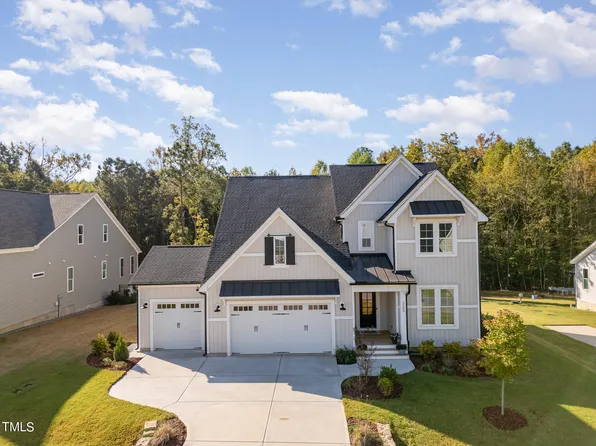 323 W Amber Oak Dr, Selma, NC 27576