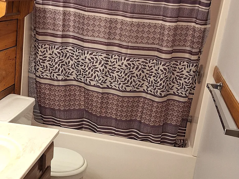 15 Beyrleye Ave — Photo 8