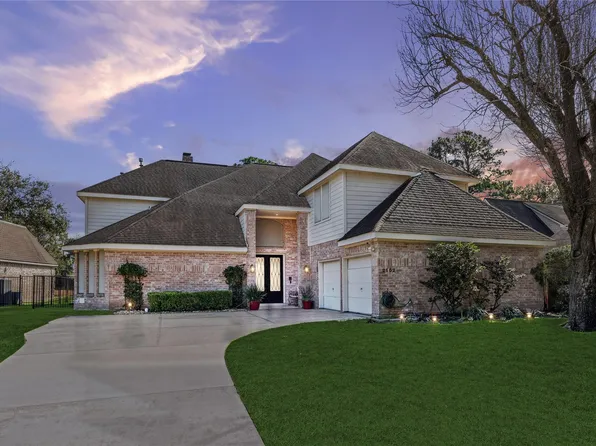 2102 N Fountain Valley Dr, Missouri City, TX 77459