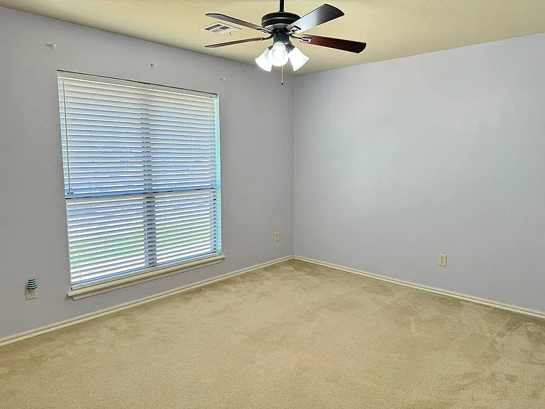 613 Oak Creek Dr — Photo 14