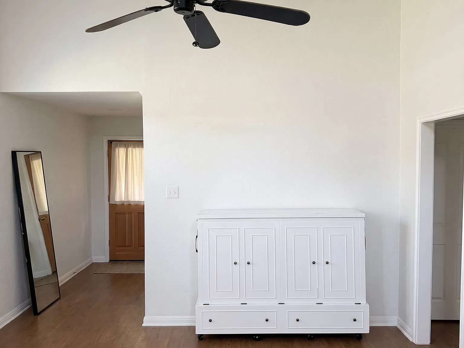 3 bed, 1220 sqft, $1,800 — Photo 2