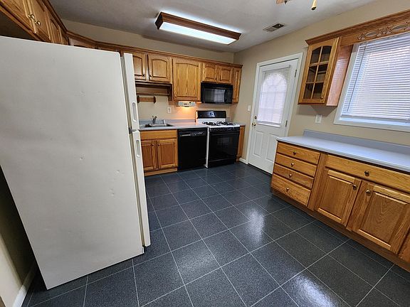 3rd image of 1437 Ironwood Dr