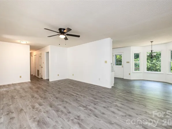 21014 Pine Ridge Dr, Cornelius, NC 28031