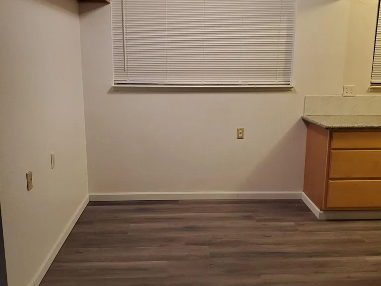 3555 Maple Ave #5 — Photo 4