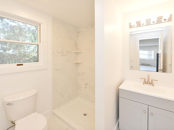4th image of 255 Rea Ave APT 6