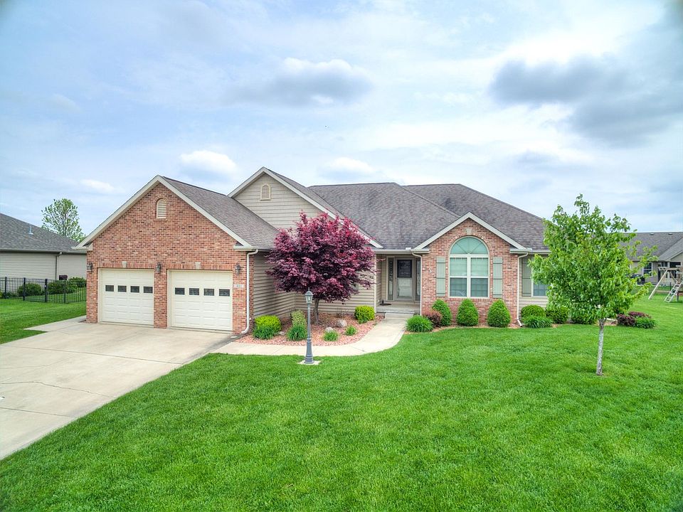 1st image of 401 Castle Rock Dr
