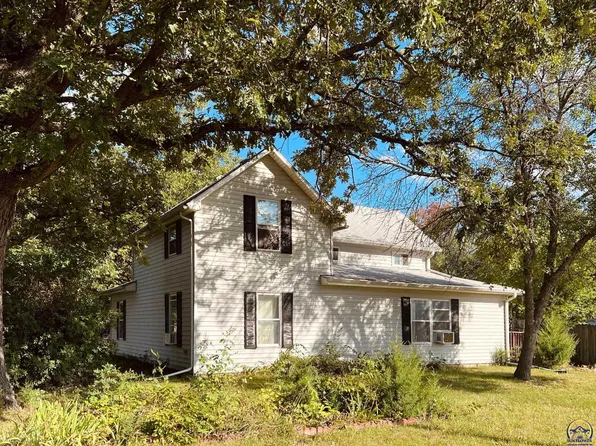 280 N 3rd St, Osage City, KS 66523