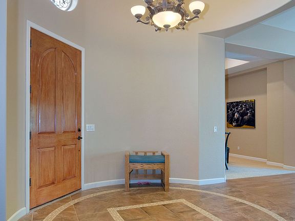 4th image of 672 E Buena Vista Dr