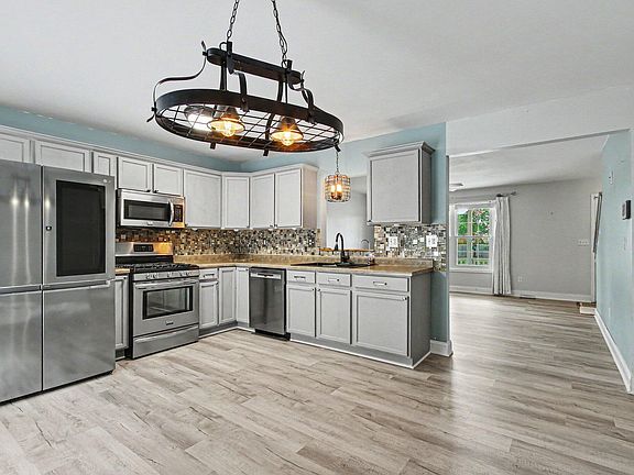 5th image of 505 Julie Dr
