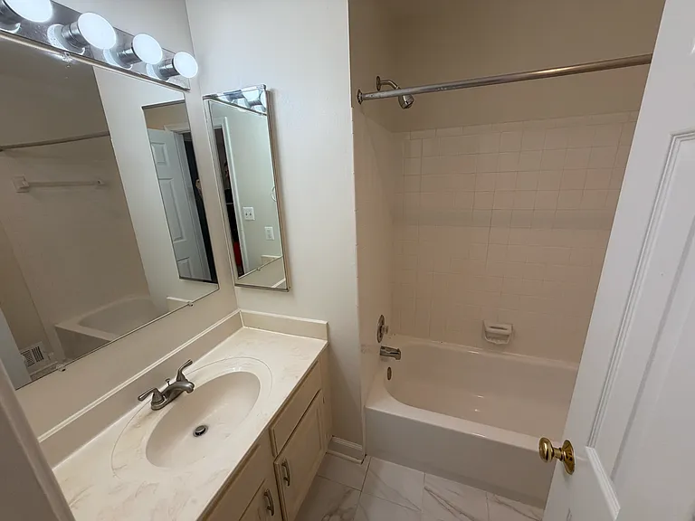 6012 Loganwood Dr — Photo 28