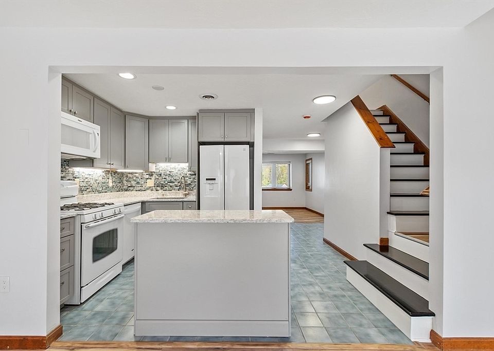 1st image of 78 Meadow Pond Dr APT P