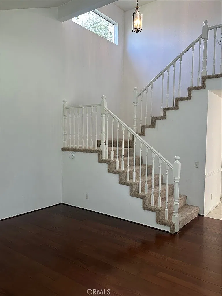 3 bed, 2.5 bath, 1571 sqft, $5,000 — Photo 4