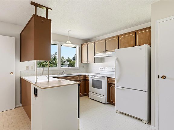 3rd image of 14243 83rd St NW