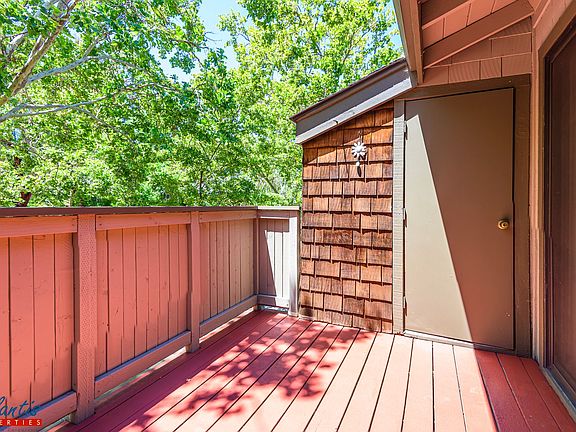 5th image of 2910 La Terrace Cir