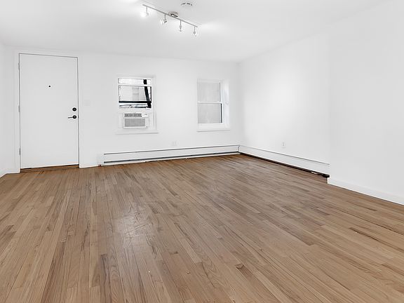 4th image of 724 Sackett St #1