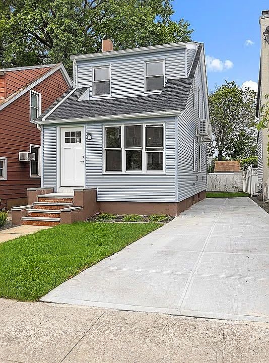 1st image of 3338 153rd St