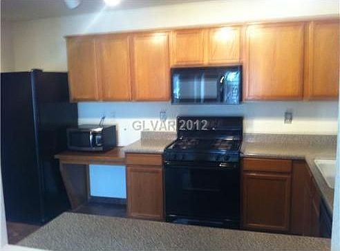 5th image of 5967 Stone Hollow Ave