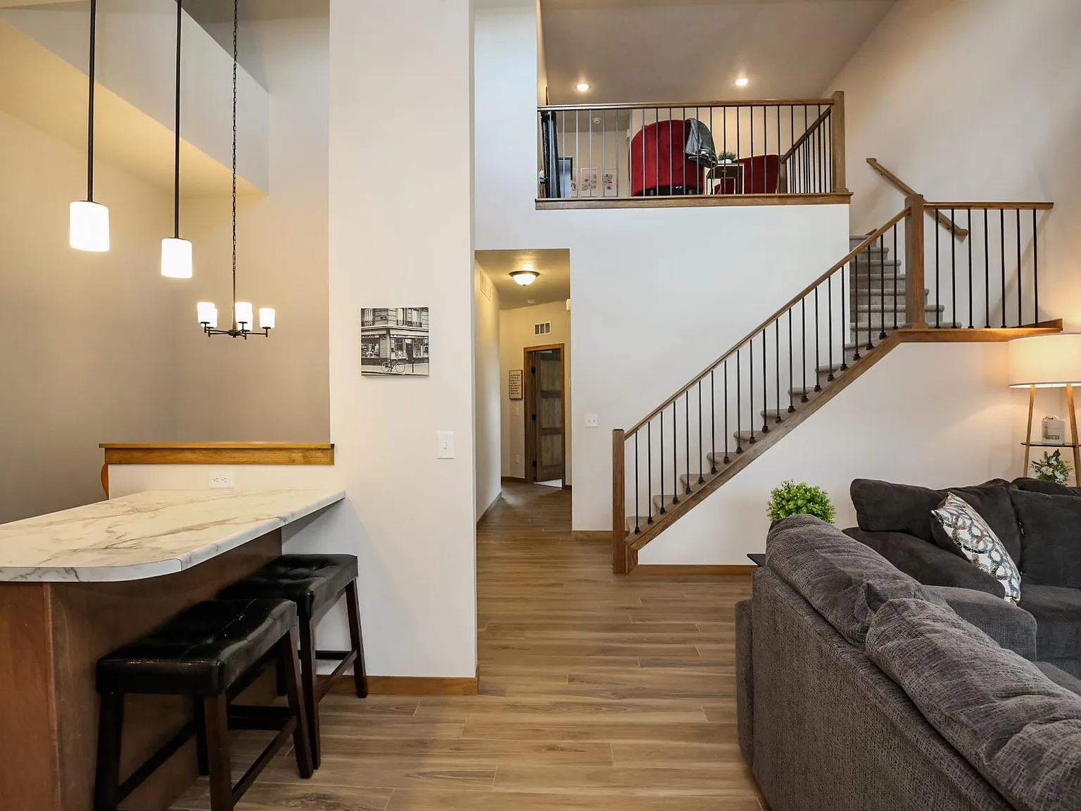 3 bed, 2.5 bath, 1735 sqft, $2,525 — Photo 2