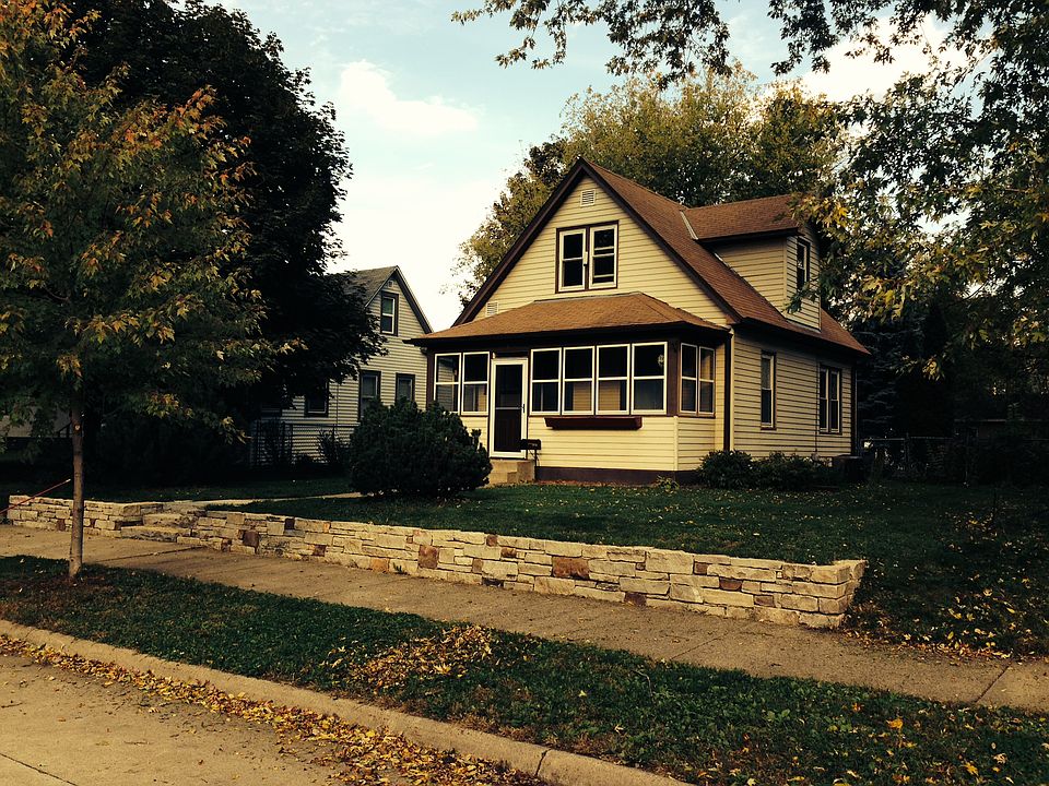 1st image of 3133 33rd Ave S