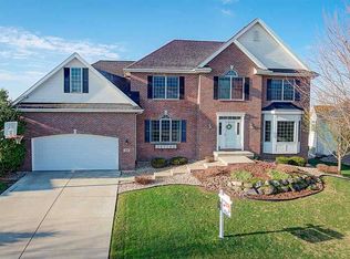 526 Vanderbilt Dr, Waunakee, WI 53597