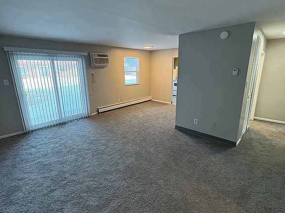 4th image of 1701 S Albert St #1703-04