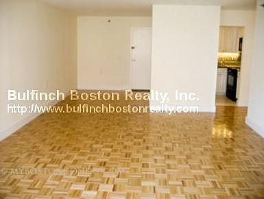 2nd image of 26 Exeter St #205