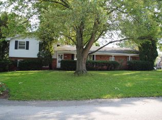 1800 Pineknoll Dr SE, Kentwood, MI 49508