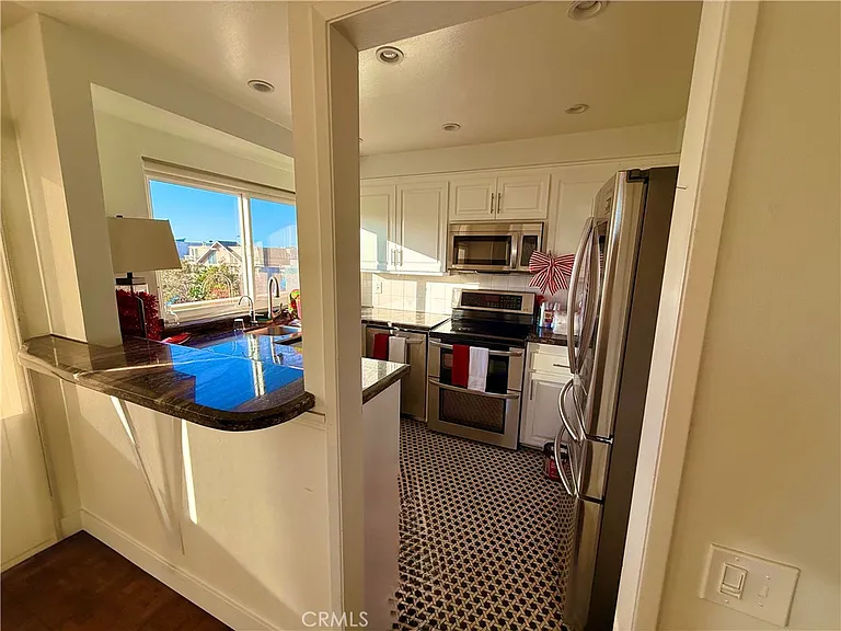 6400 Pacific Ave #311 — Photo 10