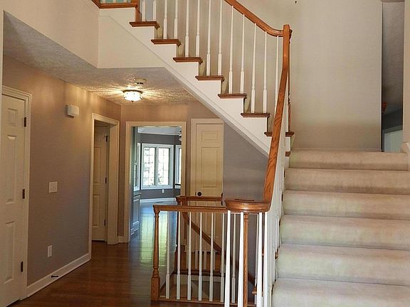 5th image of 2080 Birch Bluff Dr