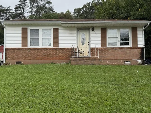 431 Clearview Dr, Martinsville, VA 24112
