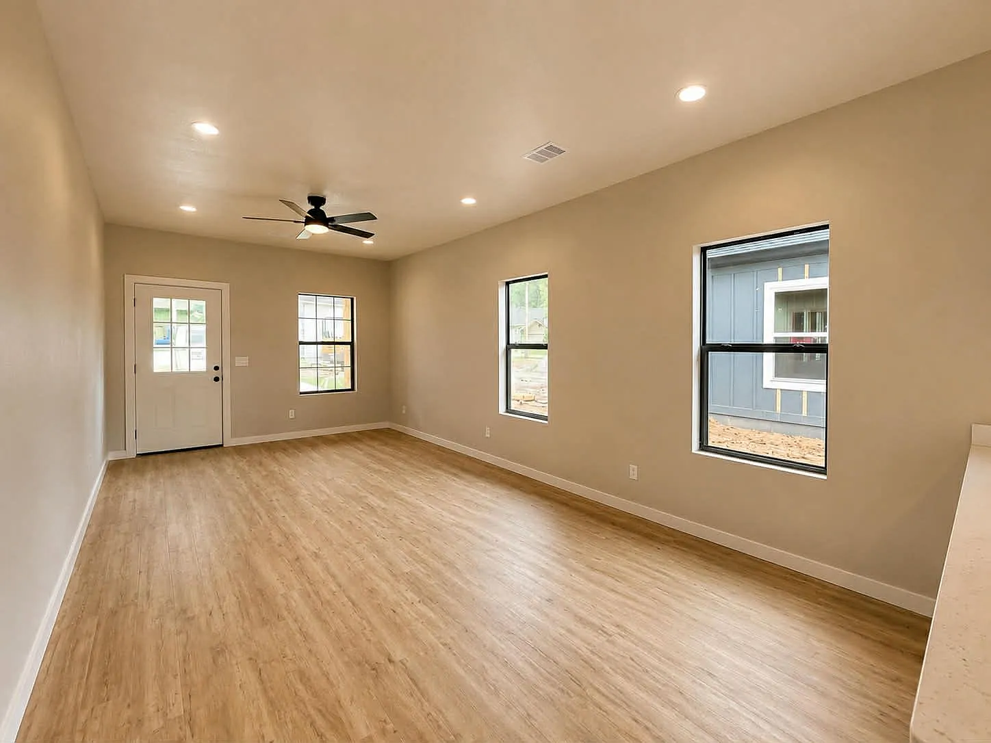 2 bed, $999 — Photo 4