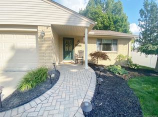 42229 Park Ridge Rd, Novi, MI 48375