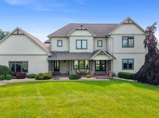 61 E Country Gate Pl, Vestal, NY 13850