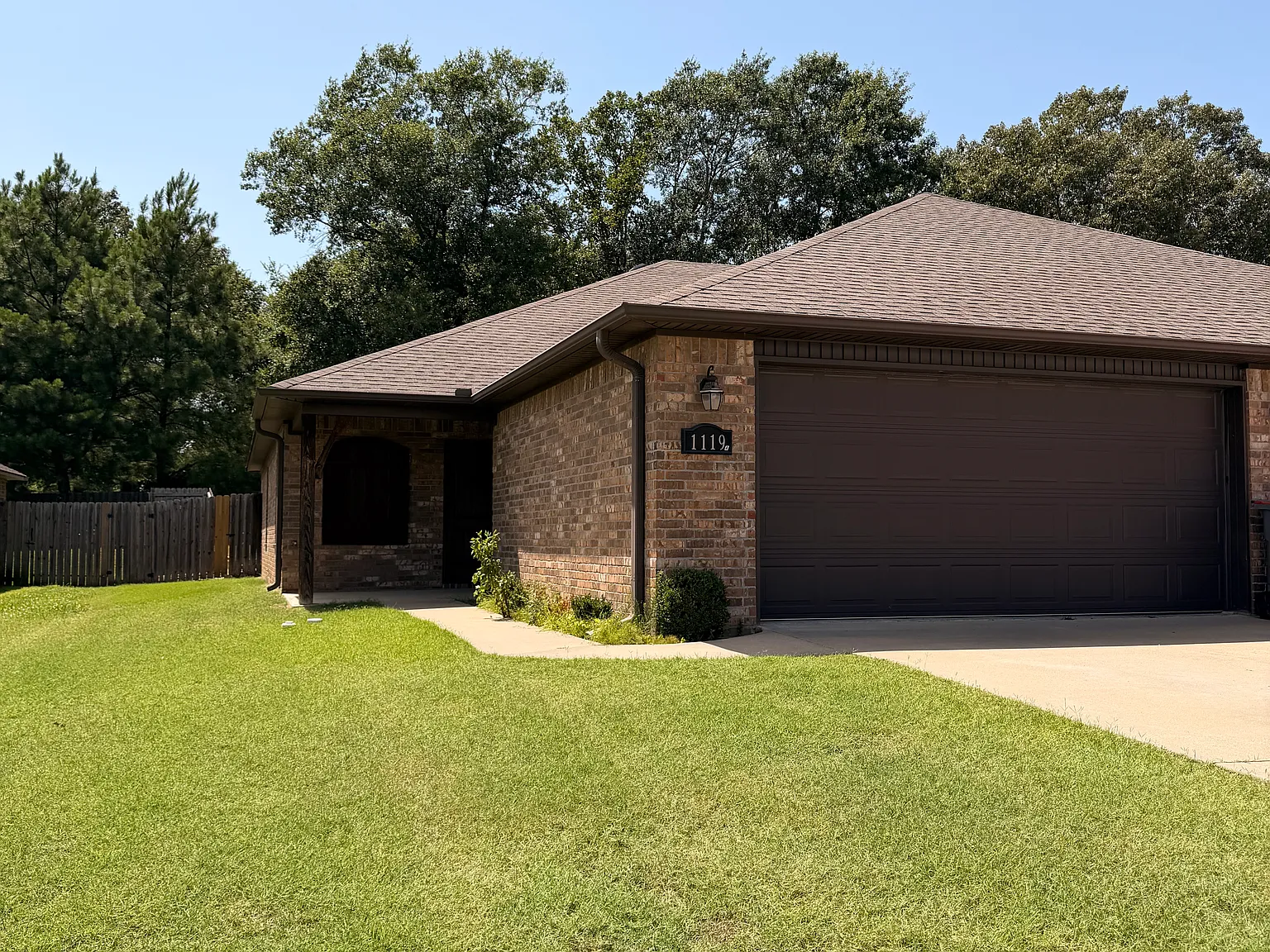 3 bed, 1320 sqft, $1,550 — Photo 1