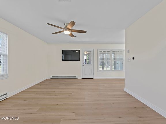 4th image of 1120D Argyll Circle