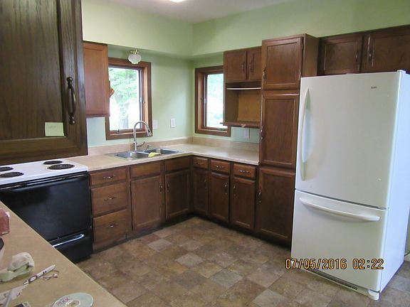 3rd image of 3699 SE 48th St