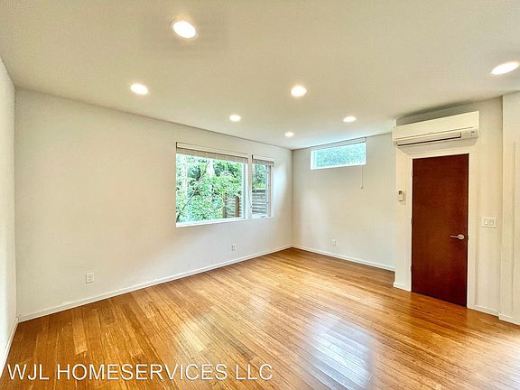 4th image of 2601-E 22nd Ave W