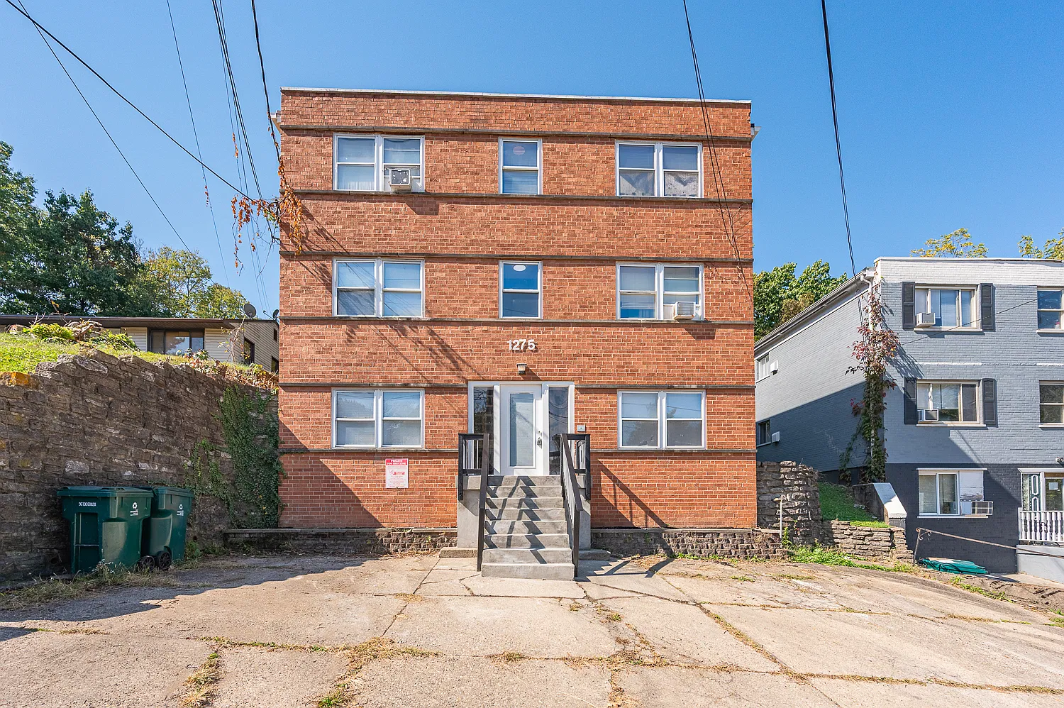 1275 Sunset Ave — Photo 1