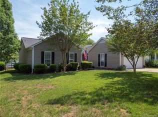 8748 Fieldgate Dr, Charlotte, NC 28277
