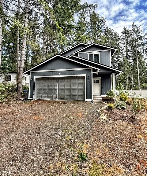 1261 NE Larson Blvd — Photo 1