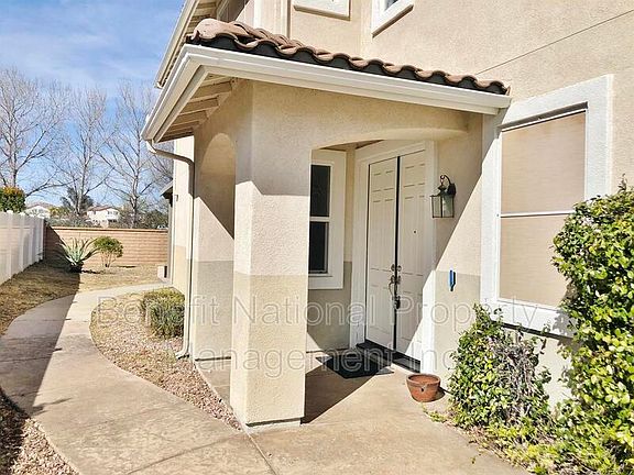 3rd image of 23665 Hayes Ave