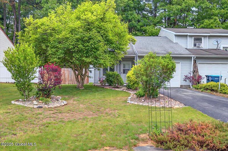 2nd image of 60 Tallow Wood Drive