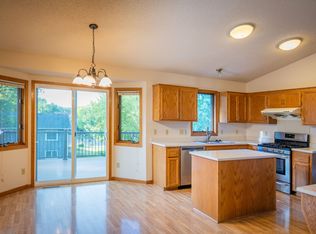 5362 Dufferin Dr, Savage, MN 55378