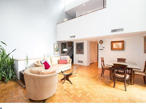 5th image of 12 Saint James Ct #12