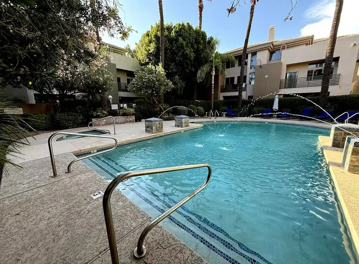 3 bed, 1296 sqft, $2,500 — Photo 1