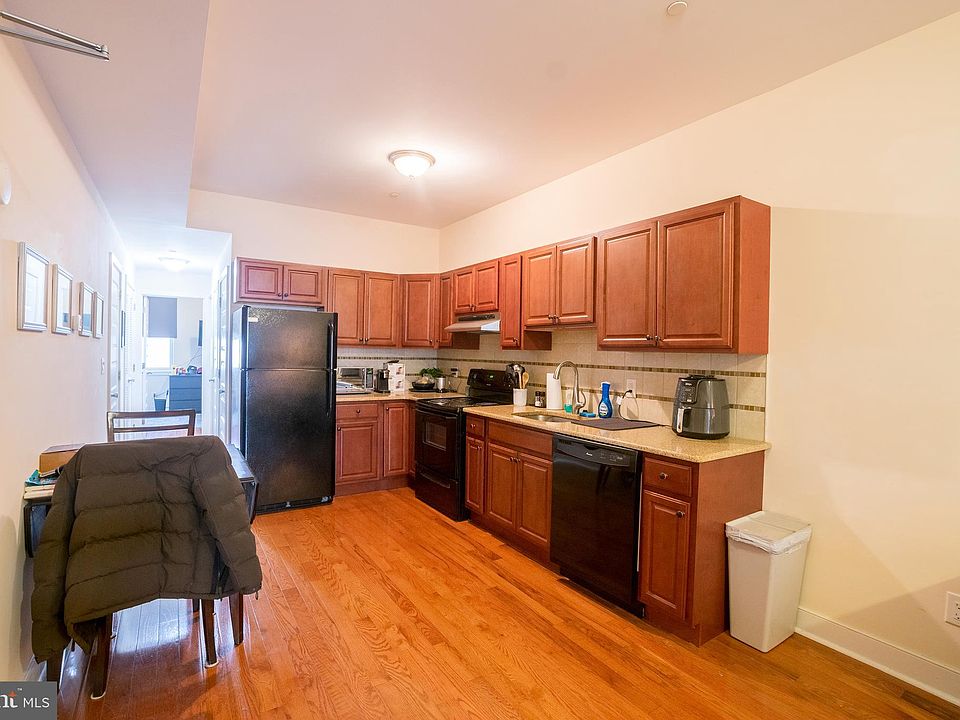 1st image of 1911 Wharton St #2
