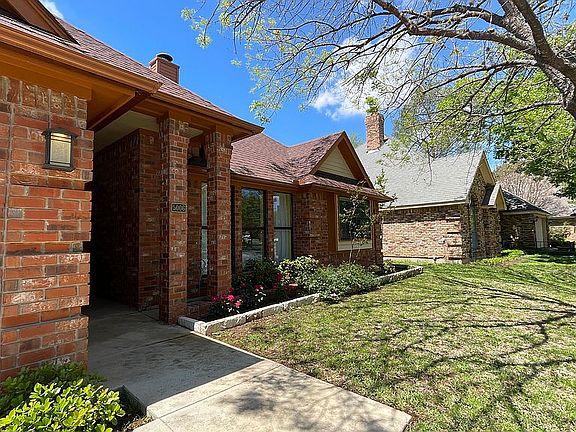 2nd image of 5006 Andalusia Trl